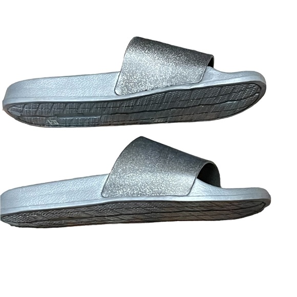 NWOT:American Eagle Outfitters.Women Flip Flops Color Grey Sandal Size 11 - Picture 3 of 11